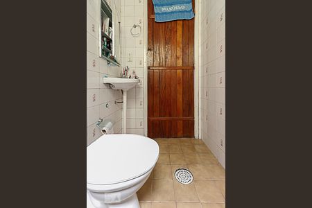 Casa à venda com 201m², 3 quartos e 3 vagas Casa à venda com 201m², 3 quartos e 3 vagasBanheiro 2