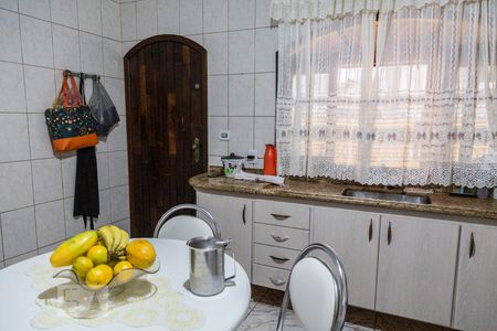 Casa para alugar com 120m², 3 quartos e 3 vagasCozinha