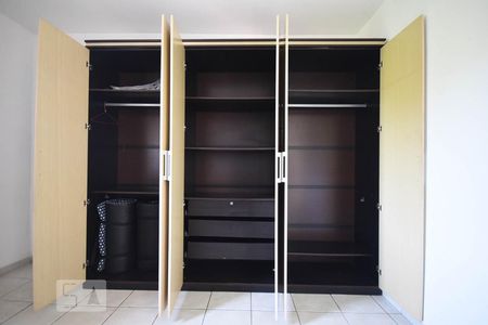 Quarto 1 de apartamento para alugar com 2 quartos, 72m² em Jardim Monte Alegre, Taboão da Serra