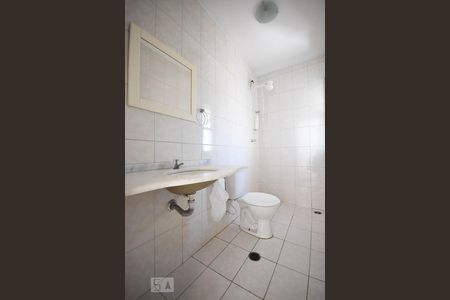 Banheiro de apartamento para alugar com 2 quartos, 72m² em Jardim Monte Alegre, Taboão da Serra
