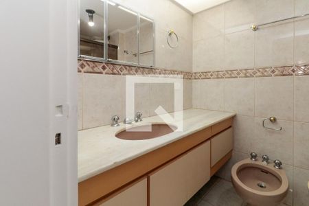 Apartamento para alugar com 140m², 3 quartos e 1 vagaSuíte