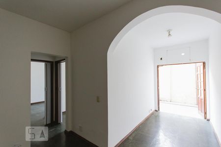 Apartamento à venda com 80m², 2 quartos e sem vagaSala