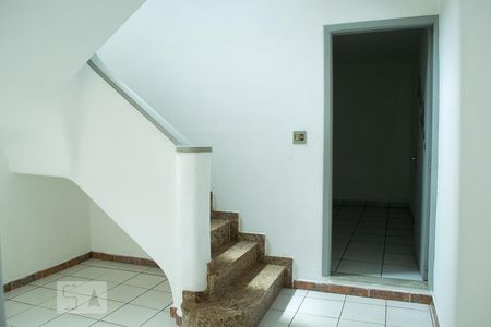 HALL de casa para alugar com 4 quartos, 160m² em Vila União, São Paulo