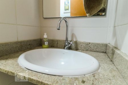 Lavabo de casa de condomínio para alugar com 3 quartos, 90m² em Freguesia, Rio de Janeiro