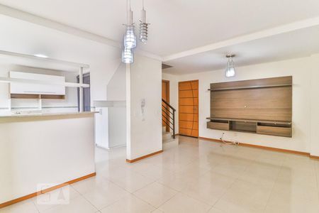 Sala de casa de condomínio para alugar com 3 quartos, 90m² em Freguesia, Rio de Janeiro