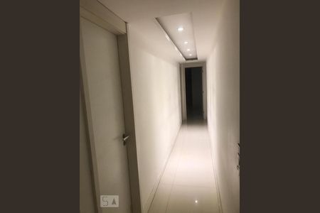Corredor de apartamento à venda com 4 quartos, 197m² em Icaraí, Niterói