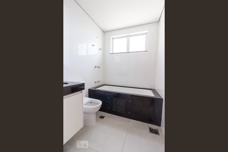 Apartamento para alugar com 150m², 4 quartos e 3 vagasBanheiro da Suíte 1