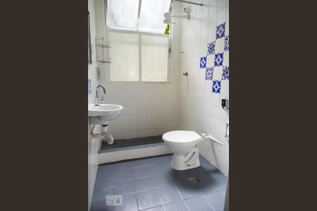 Banheiro de apartamento à venda com 1 quarto, 38m² em Copacabana, Rio de Janeiro