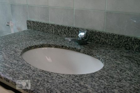 Casa para alugar com 120m², 3 quartos e 2 vagas Casa para alugar com 120m², 3 quartos e 2 vagasBANHEIRO