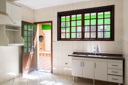 Casa para alugar com 120m², 3 quartos e 2 vagas Casa para alugar com 120m², 3 quartos e 2 vagasCOZINHA