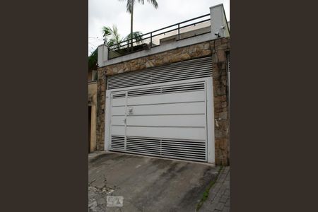 FACHADA de casa para alugar com 3 quartos, 120m² em Parque São Domingos, São Paulo