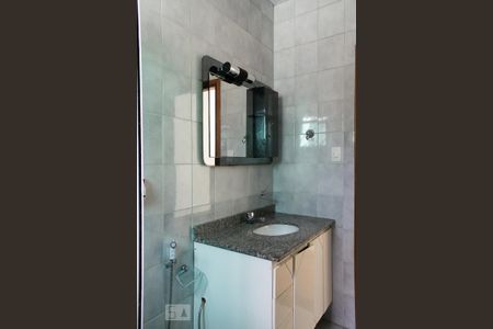 Casa para alugar com 120m², 3 quartos e 2 vagas Casa para alugar com 120m², 3 quartos e 2 vagasBANHEIRO