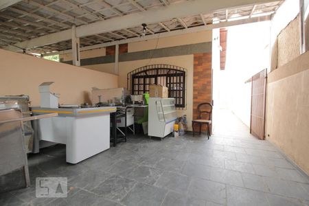 Casa à venda com 250m², 4 quartos e 2 vagasGaragem