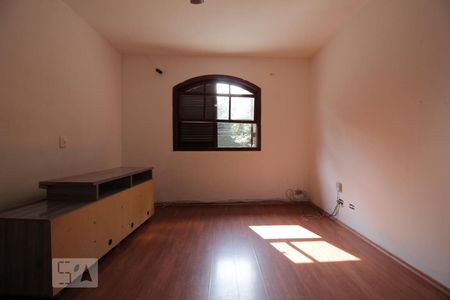 Suíte de casa à venda com 4 quartos, 250m² em Vila Sônia, São Paulo
