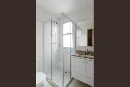 Banheiro da suíte de apartamento à venda com 3 quartos, 102m² em Baeta Neves, São Bernardo do Campo