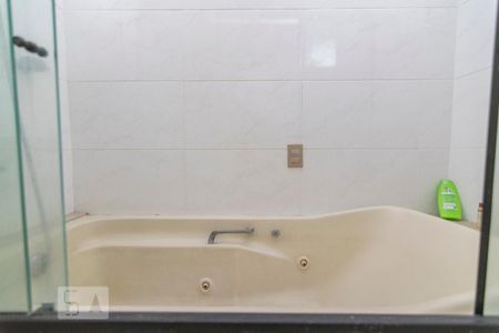 Apartamento à venda com 298m², 3 quartos e 3 vagas Apartamento à venda com 298m², 3 quartos e 3 vagasBanheira