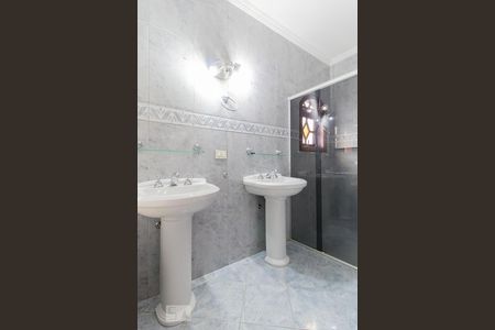 Casa à venda com 200m², 3 quartos e 3 vagasBanheiro da Suíte 01