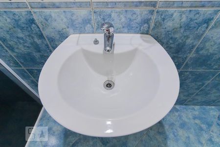 Casa à venda com 200m², 3 quartos e 3 vagasDetalhe banheiro