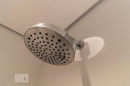 Apartamento para alugar com 67m², 2 quartos e 2 vagasDetalhe do Banheiro do Corredor