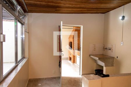 Casa à venda com 220m², 2 quartos e 4 vagasÁrea de Serviço