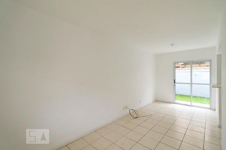 Sala de casa de condomínio à venda com 3 quartos, 85m² em Vargem Pequena, Rio de Janeiro