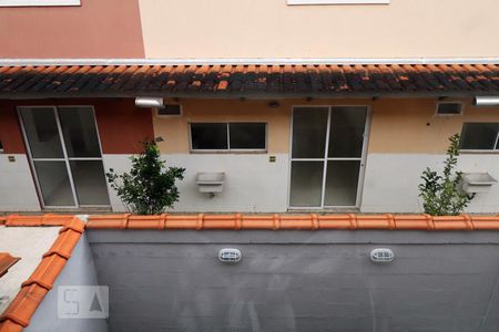 Casa de condomínio à venda com 85m², 3 quartos e 1 vagaVista