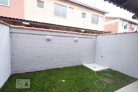 Casa de condomínio à venda com 85m², 3 quartos e 1 vagaÁrea de Serviço