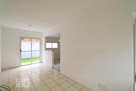 Sala de casa de condomínio à venda com 3 quartos, 85m² em Vargem Pequena, Rio de Janeiro