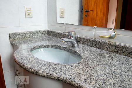 Apartamento à venda com 130m², 3 quartos e 3 vagas Apartamento à venda com 130m², 3 quartos e 3 vagasBANHEIRO QUARTO 2