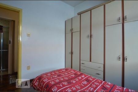 Quarto 2 de casa para alugar com 3 quartos, 102m² em Santa Tereza, Porto Alegre