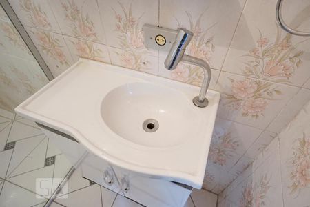Detalhe banheiro de casa para alugar com 1 quarto, 72m² em Jardim Record, São Paulo