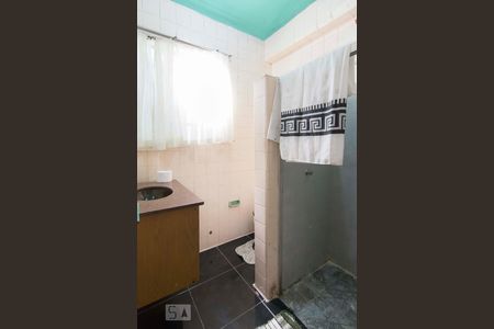 Casa à venda com 180m², 3 quartos e 1 vagaBanheiro 2