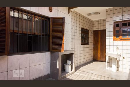 Casa para alugar com 140m², 3 quartos e sem vagaQuintal e área de serviço