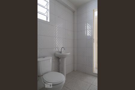 Banheiro de casa para alugar com 1 quarto, 45m² em Vila Marte, São Paulo