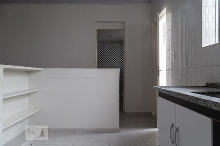Cozinha de casa para alugar com 1 quarto, 45m² em Vila Marte, São Paulo