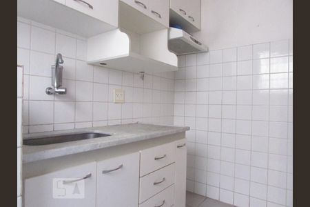 Cozinha de apartamento à venda com 2 quartos, 50m² em Itapoã, Belo Horizonte