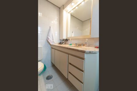 Apartamento à venda com 208m², 4 quartos e 3 vagasBanheiro Suíte 1