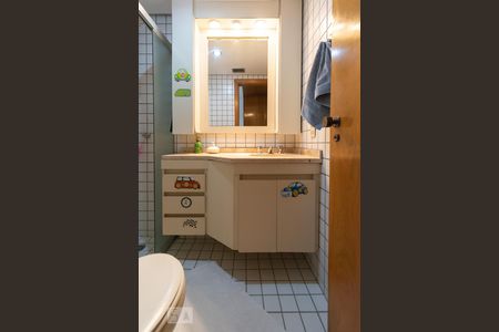 Apartamento à venda com 208m², 4 quartos e 3 vagasBanheiro Suíte 2