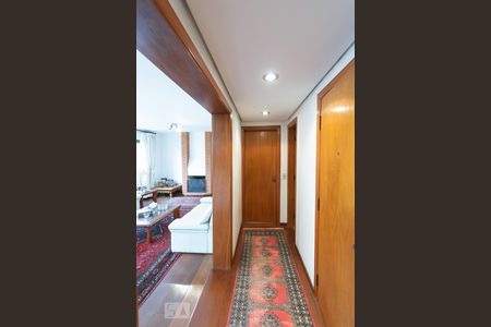 Apartamento à venda com 208m², 4 quartos e 3 vagasCorredor Entrada