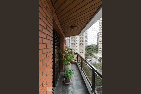 Apartamento à venda com 208m², 4 quartos e 3 vagasVaranda  Suíte Master