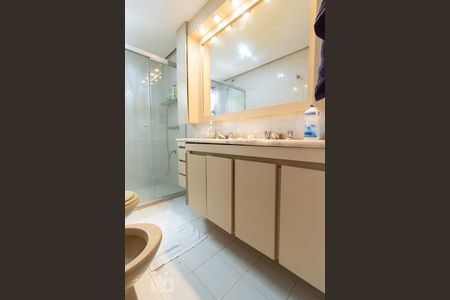 Apartamento à venda com 208m², 4 quartos e 3 vagasBanheiro Suíte Master