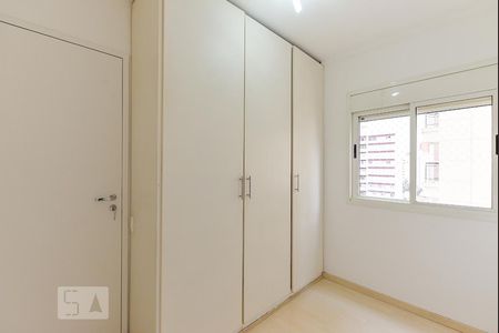 Quarto 2 de apartamento para alugar com 2 quartos, 65m² em Pinheiros, São Paulo