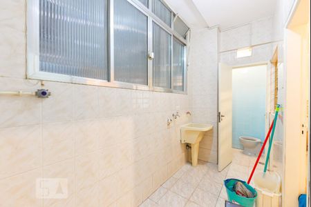 Apartamento para alugar com 75m², 2 quartos e sem vaga Apartamento para alugar com 75m², 2 quartos e sem vagaArea Serviço