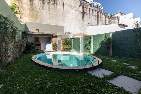 Casa à venda com 300m², 4 quartos e 3 vagasPiscina