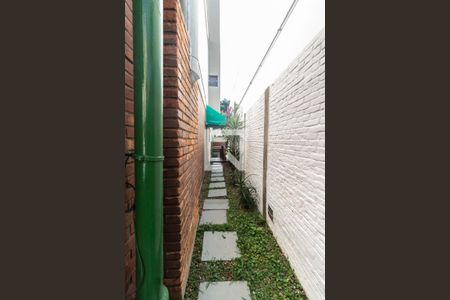 Casa à venda com 300m², 4 quartos e 3 vagasCorredor