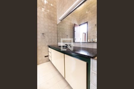 Casa à venda com 300m², 4 quartos e 3 vagasBanheiro