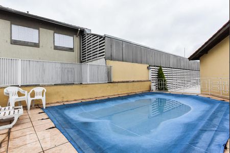 Casa de condomínio à venda com 138m², 3 quartos e 2 vagasPiscina