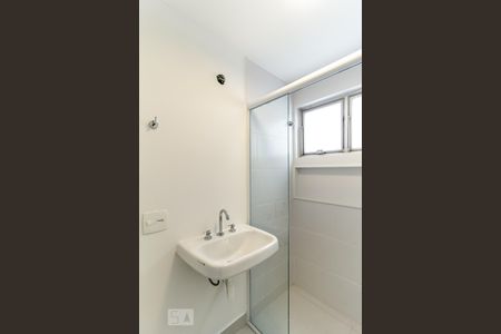 Banheiro da suíte de apartamento para alugar com 3 quartos, 95m² em Chácara Itaim, São Paulo