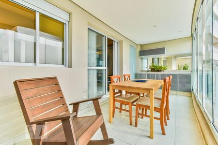 Apartamento para alugar com 73m², 2 quartos e 1 vaga Apartamento para alugar com 73m², 2 quartos e 1 vagaVaranda