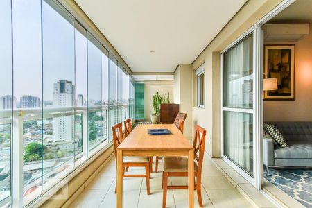 Apartamento para alugar com 73m², 2 quartos e 1 vaga Apartamento para alugar com 73m², 2 quartos e 1 vagaVaranda